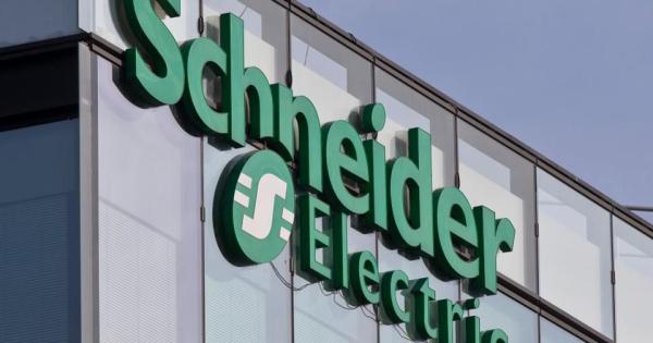 A Schneider Electric dunavecsei gyára új szakaszba lép, hiszen bővítési munkálatok kezdődnek, amelyek célja a termelési kapacitás növelése és a jövőbeni innovációk támogatása. Az új fejlesztések révén a vállalat még versenyképesebbé válik, és hozzájárul a