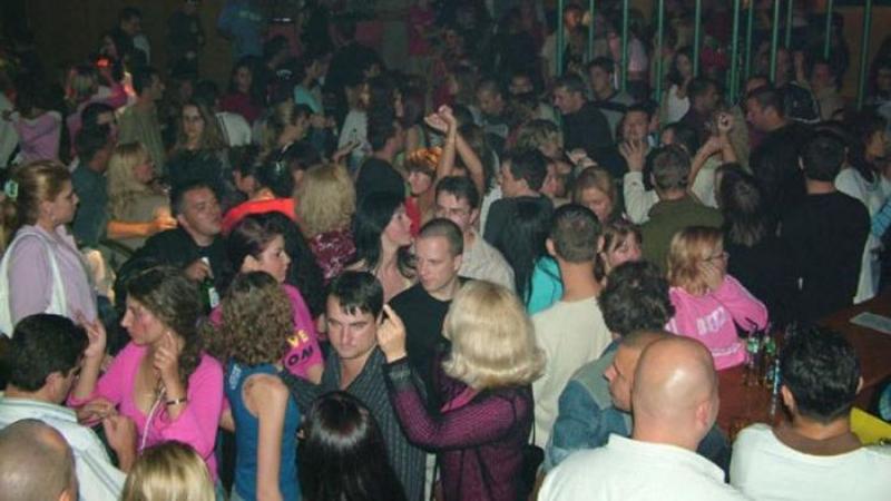 Mindenki ott volt a bulin, aki igazán fontos: nézd meg a képeket, és keresd magad közöttük!