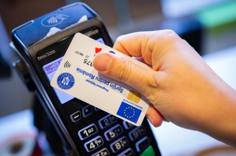 Az alapélelmiszerek és meleg étkezések finanszírozására szánt támogatás első részletét átutalták a szociális kártyákra. | Krónika