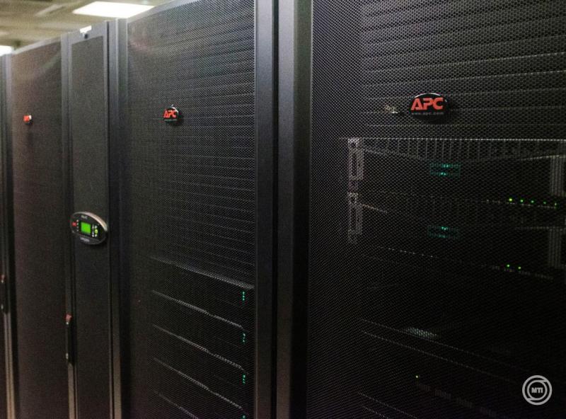 Magyarország a jövő technológiai élvonalába lép, hiszen hamarosan csatlakozik Európa legnagyobb szuperszámítógépéhez. Ez a jelentős lépés új lehetőségeket nyit meg a kutatás és innováció terén, erősítve hazánk pozícióját a nemzetközi tudományos közösségbe