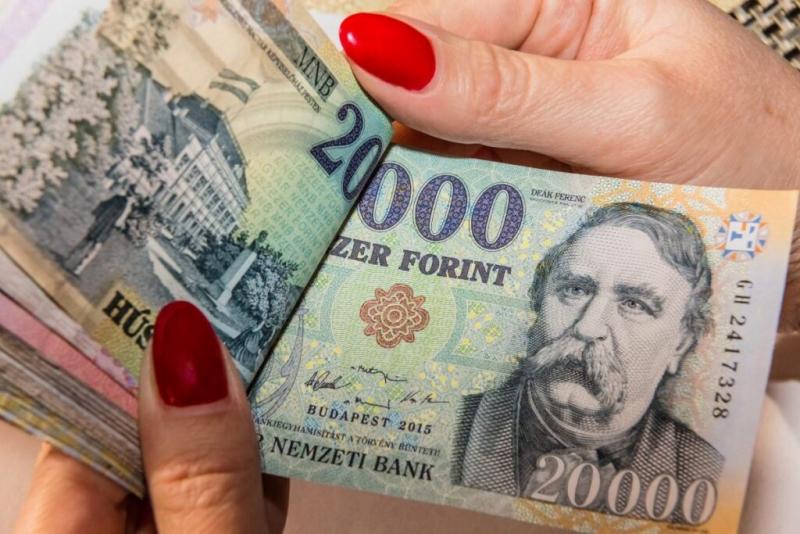 Figyelemre méltó hírt osztott meg a kormány: a fiatalok számára akár 150 ezer forintos lakhatási támogatásra pályázhatnak!