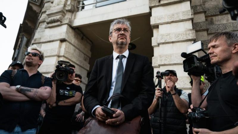 Hadházy Ákos ismét a Ferenciek terén gyűlik össze, hogy kifejezze ellenállását a gyülekezési jogok megszorítása ellen.