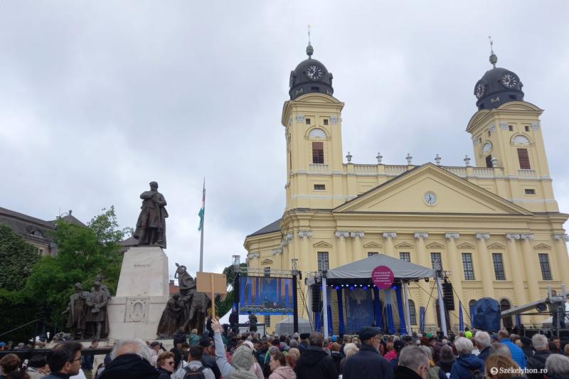 **Református Egységnap és Munkácsy-trilógia Debrecenben: A Hagyomány és Művészet Ünnepe**

Debrecen városa ismét különleges eseménynek ad otthont, hiszen a Református Egységnap keretében a Munkácsy-trilógia is középpontba kerül. Az ünnepély célja, hogy eg