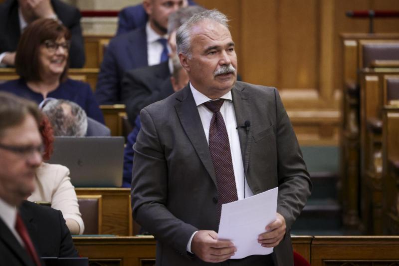 Nagy István hangsúlyozza, hogy a magyar mezőgazdaság számára elengedhetetlen a változás. Ahhoz, hogy lépést tudjunk tartani a globális trendekkel és kihívásokkal, innovatív megoldásokra és fenntartható gyakorlatokra van szükség. A mezőgazdasági ágazat mod