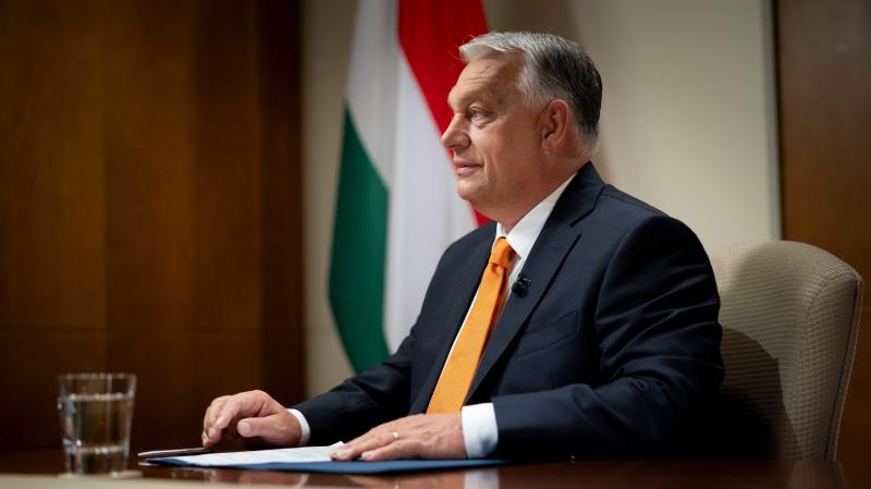 Orbán Viktor kijelentette: „Ukrajna és Brüsszel érdekei keresztezik utunkat, ezért törekednek a kormányváltásra.”