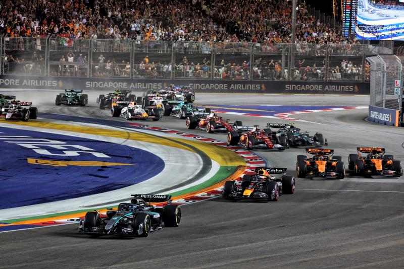 Akció helyett a hírességek ragyogása a képernyőn? Az F1-es Sainz és Alonso kritikája nem maradt válasz nélkül | M4 Sport