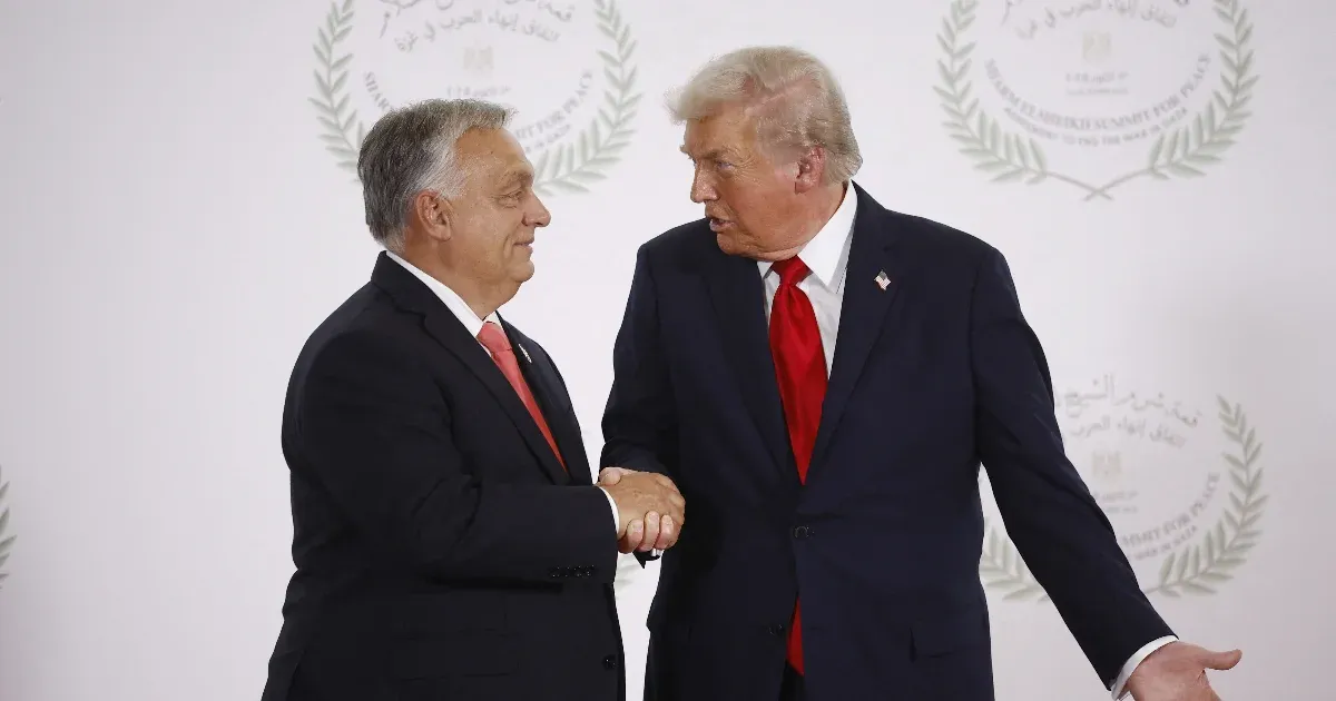 Orbán Viktor egy bekapcsolt mikrofon mellett váratlanul felfedhette, mikor esedékes találkozója Donald Trumppal.